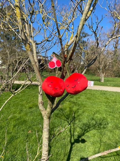 Cerises en peluche